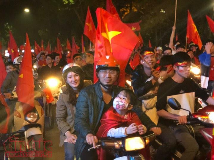 U23 thi đấu vì tinh thần của CĐV, CĐV xuống đường vì U23! ảnh 9